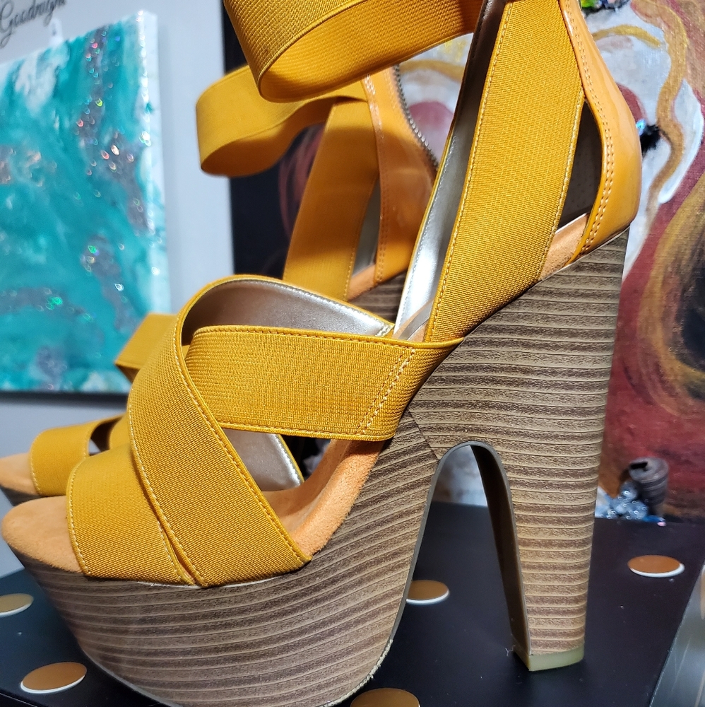 Jessica Simpson Orange Platforms - Picture 5 of 5